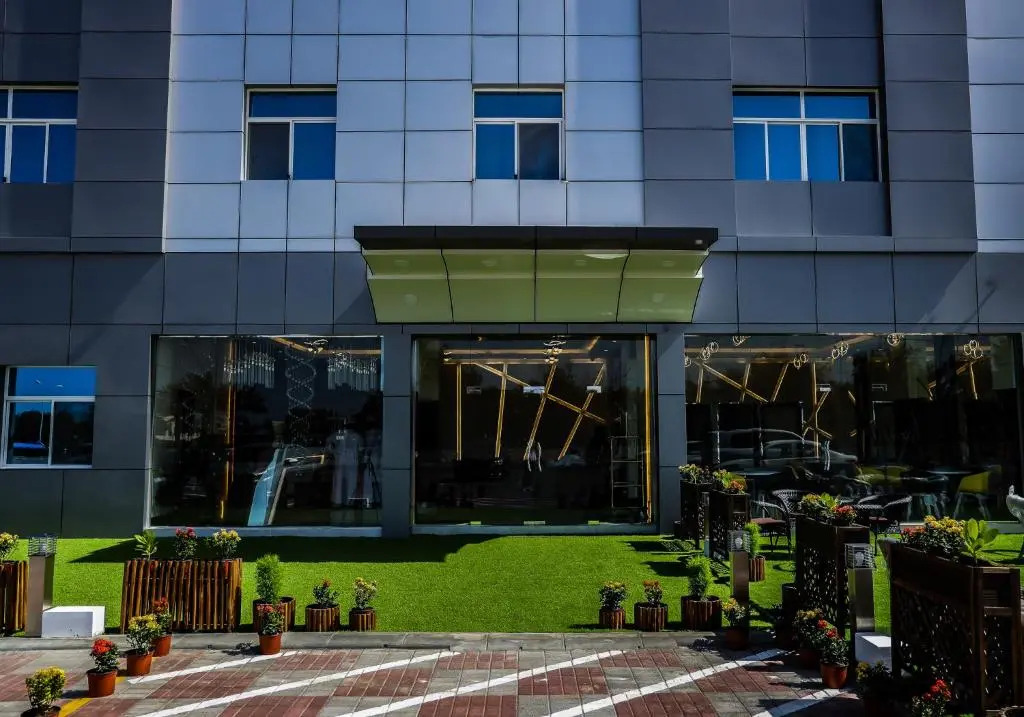 F & H Hotel