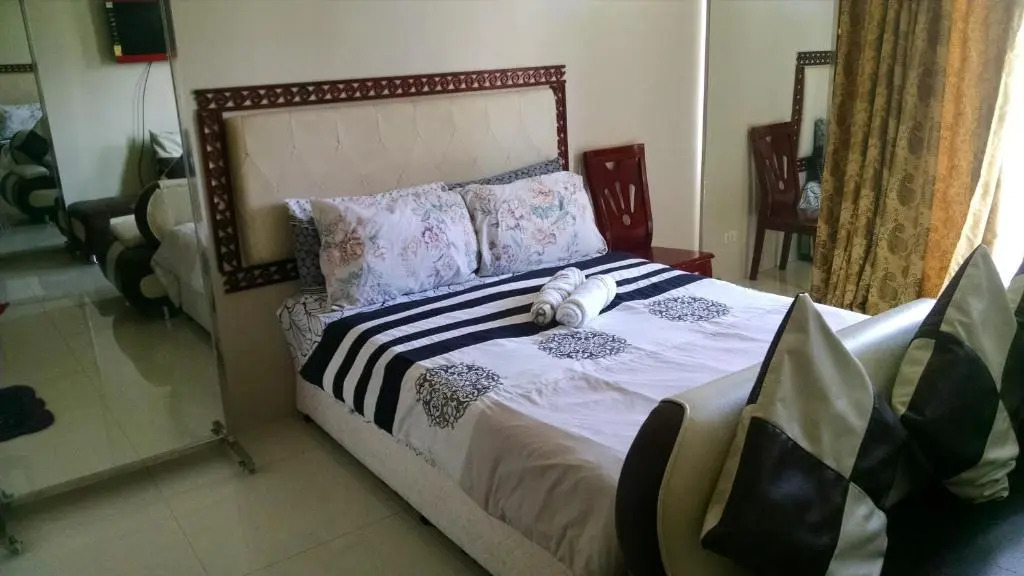 3N Palm Tree Villas