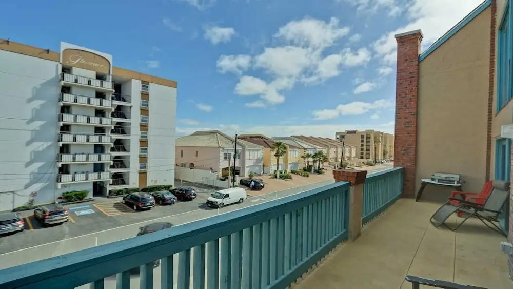 Morningbreeze 1302 2 Bedroom Condo by RedAwning
