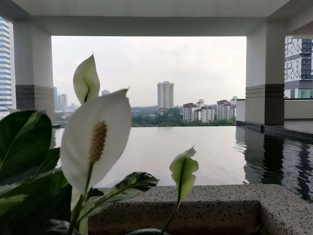 Twin Galaxy Residence City View by MWM