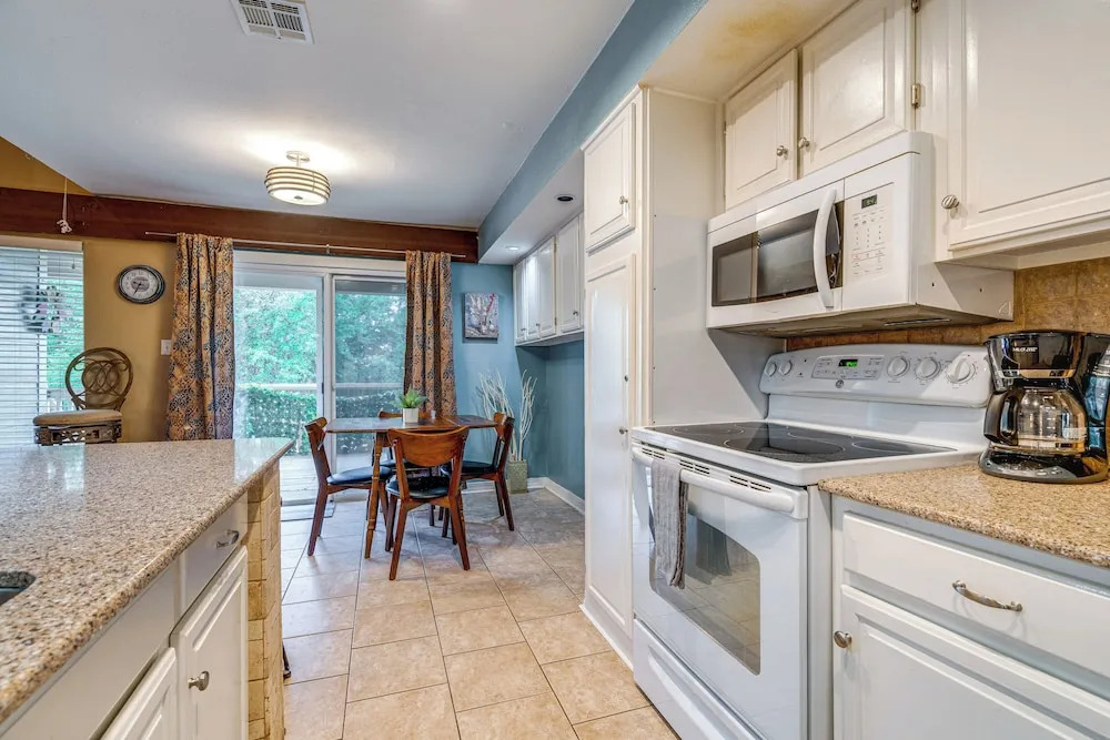 Lago Vista Golf Getaway w/ Decks + Pool Access!
