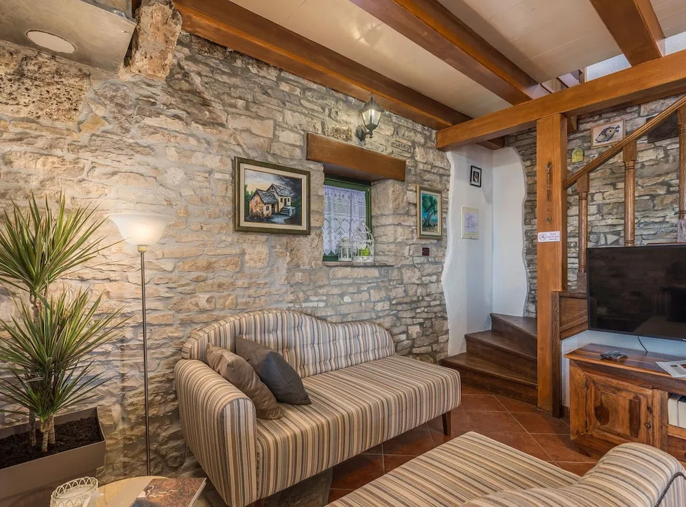Rustical Stone House Kanfanar With Pool