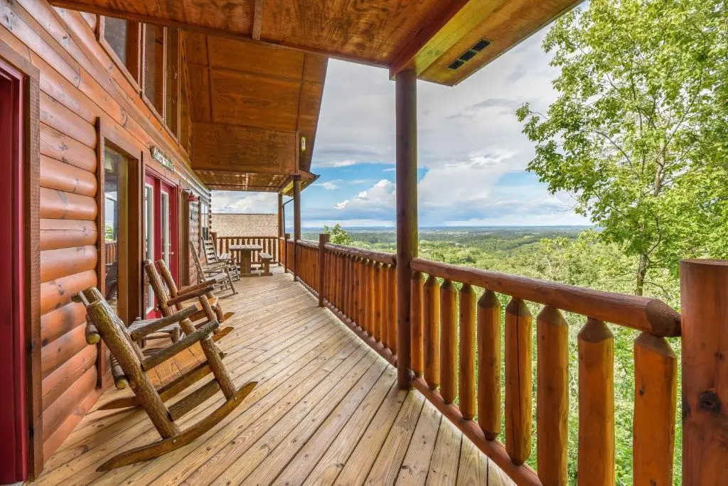 SmokyStays Bears Den Cabin