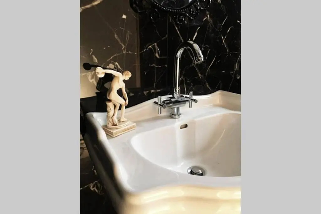 Terrazzo Esclusivo Con Zona Solarium Da 200 Mq