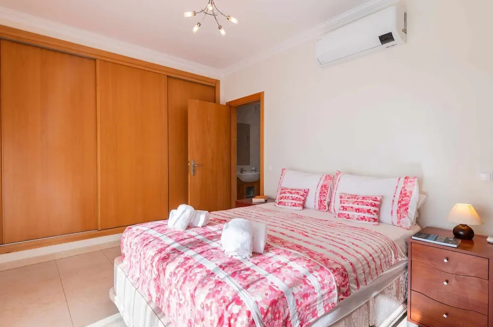 Balaia Residence 2 Bedroom Penthouse With Pool