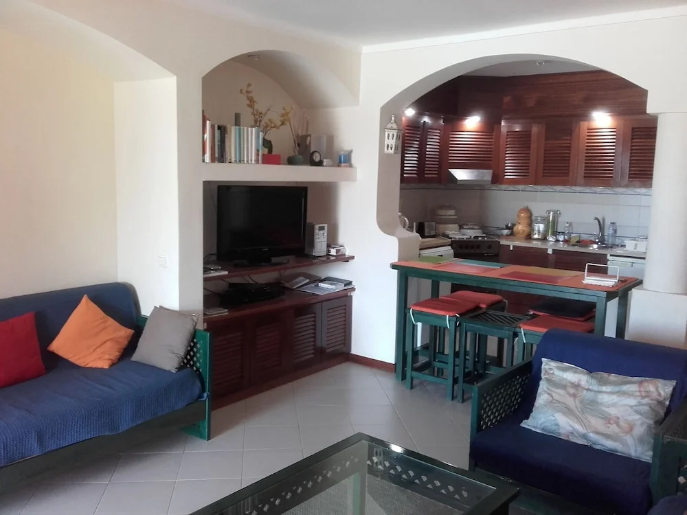 Inviting Duplex 1-bed Apartment in Albufeira Town