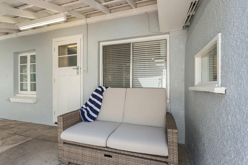 Metawisebnb Waterfront 3BR Coastal Escape