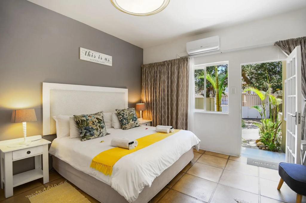 Caza Beach Guesthouse