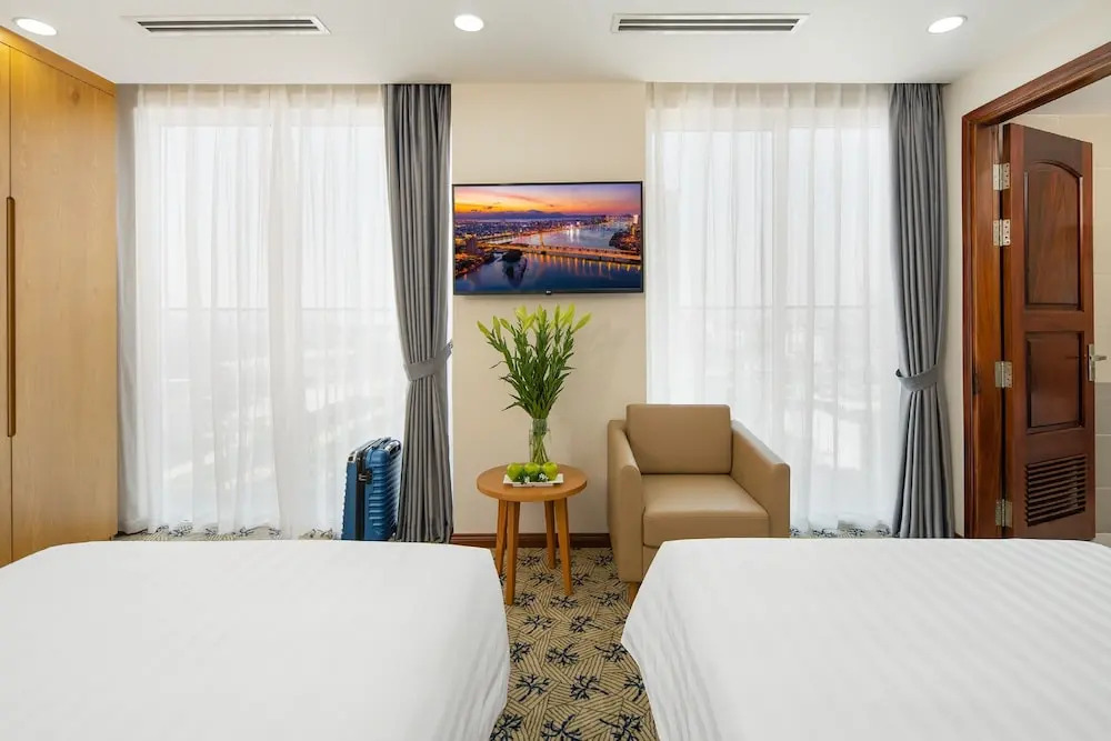 Record Hotel - Complimentary Afternoon Tea