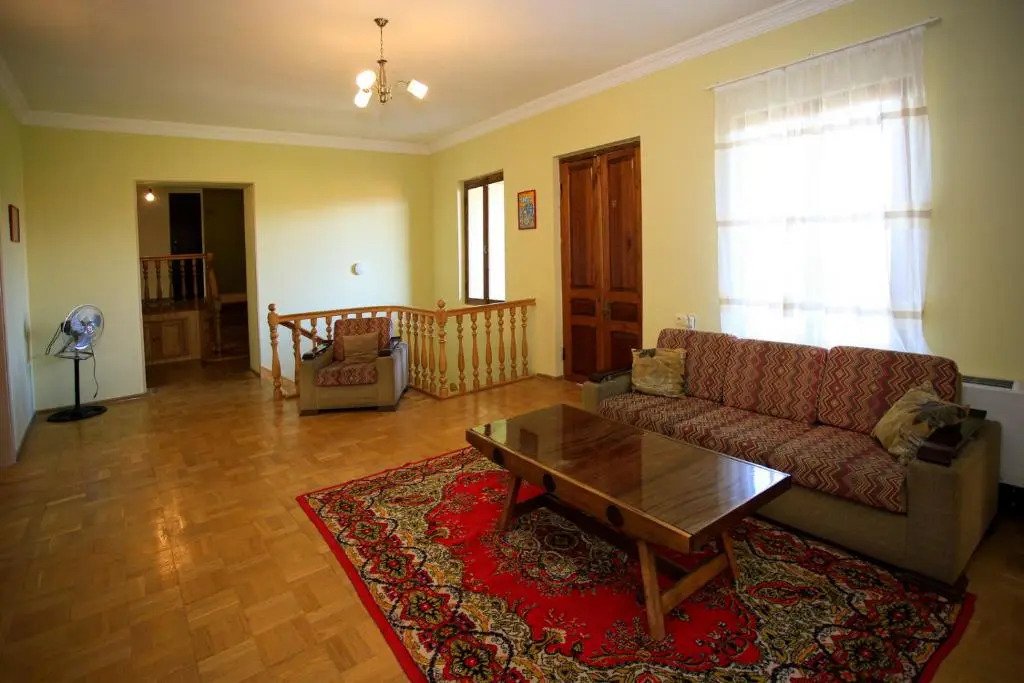 Bucha`s Guest House & Wine Cellar