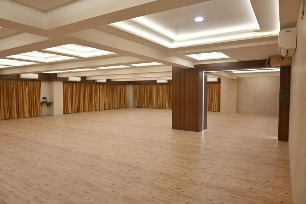 Hotel Privya Rooms and banquet Surat