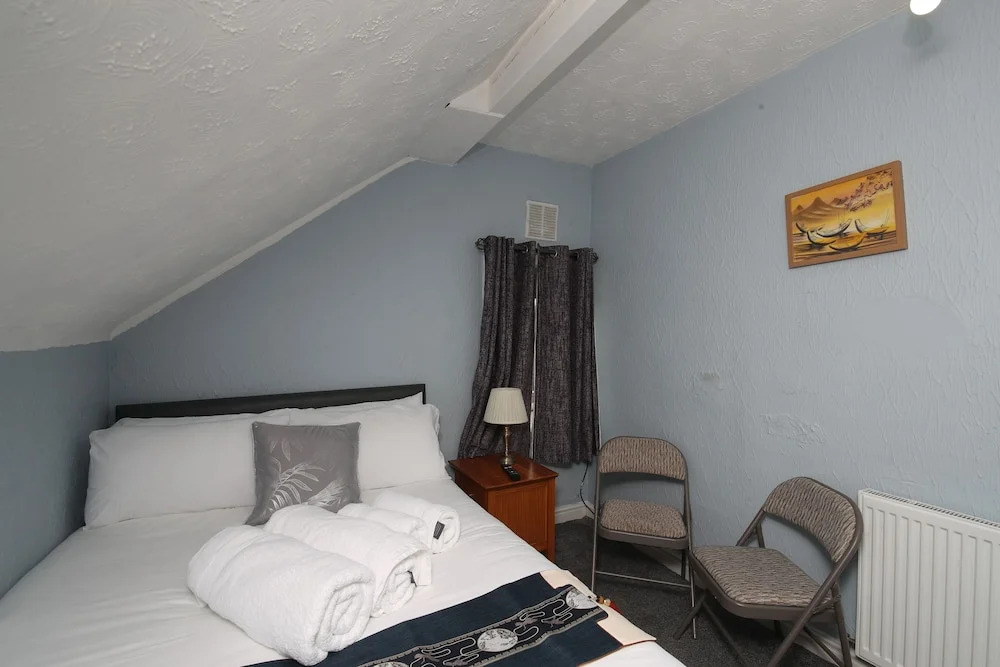 Woodville Lodge Leeds City Centre by OYO
