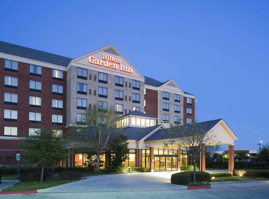 Courtyard by Marriott Dallas Arlington Entertainment District