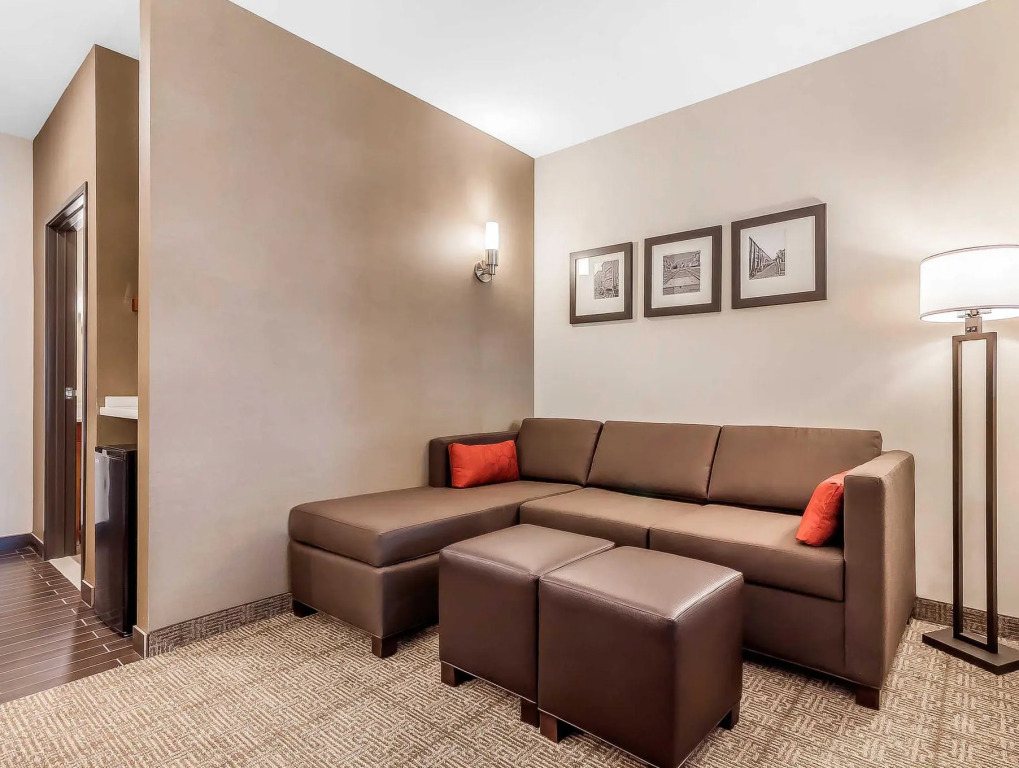 Comfort Suites