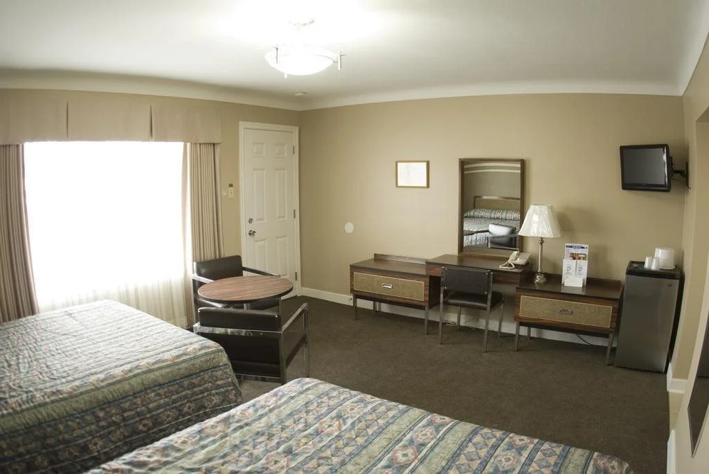 Falls Manor Resort