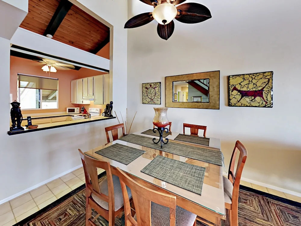 Unobstructed Oceanfront! 2br + Loft W/ Lanai, Pool 2 Bedroom Condo