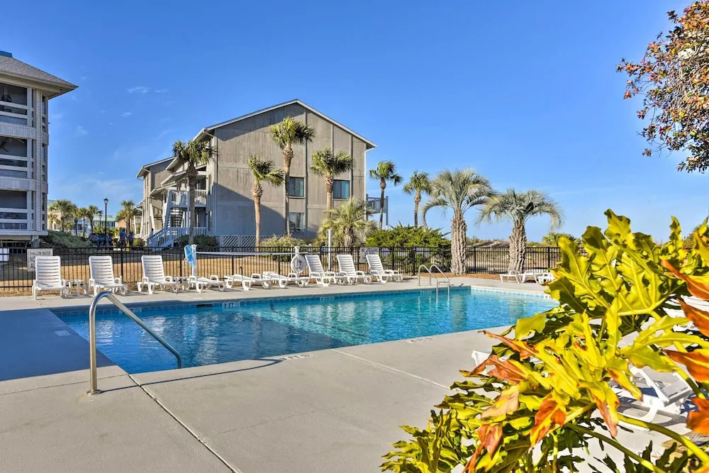 Steps to Pool & Beach: St. Helena Island Escape!