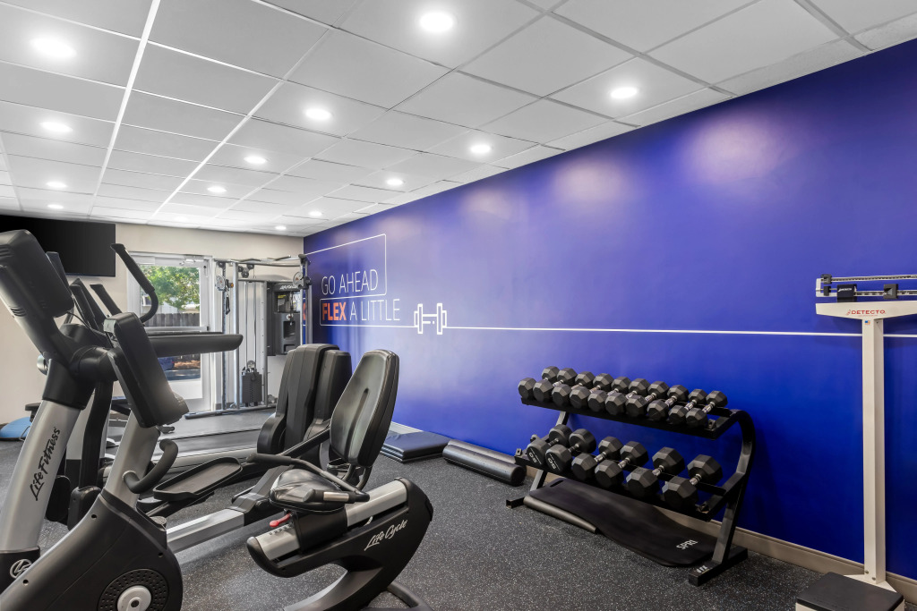 Holiday Inn Express Hotel & Suites Savannah Midtown by IHG