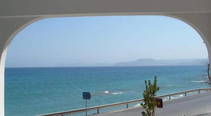 Minos Apartments & Studios