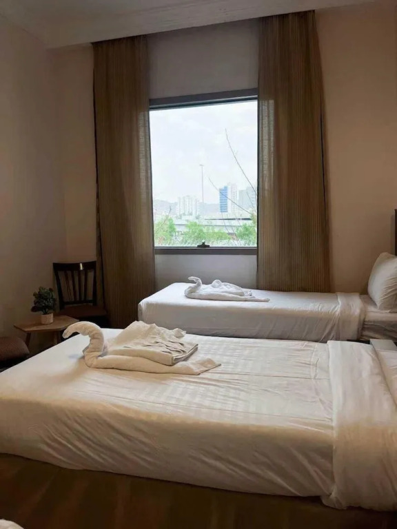 Hussain Biyari Hotel