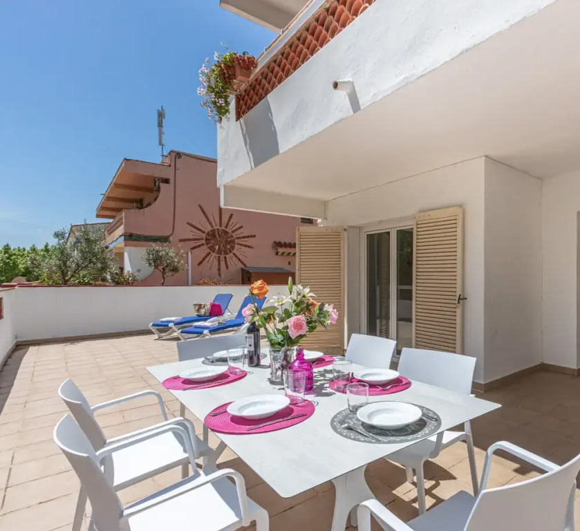Modern Family Apartment Near Beach