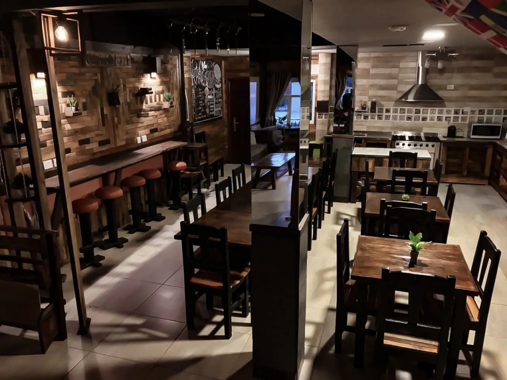 Oshovia Hostel
