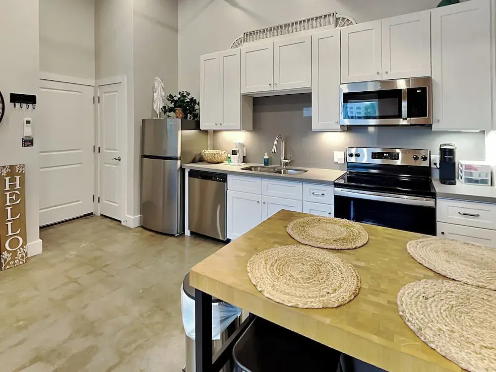 Tremont Meilleur 104 by Ryson Vacation Rentals