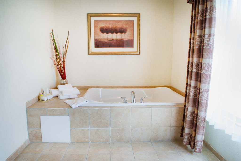 Holiday Inn Express Hotel & Suites Center by IHG