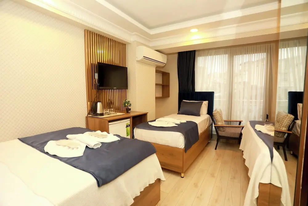 IMMORTELLE HOTEL lord sophiha