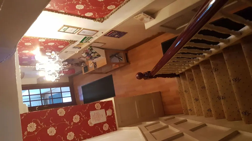 The Cresta Guest House