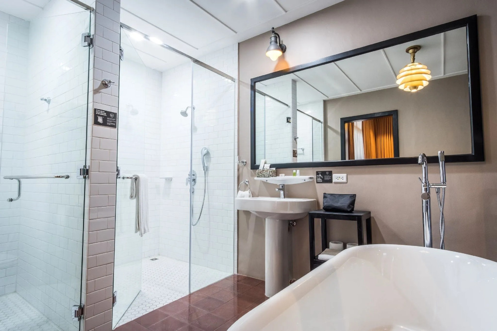 The Henry Hotel Manila