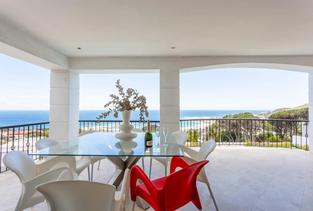 Casa Blanca - Camps Bay