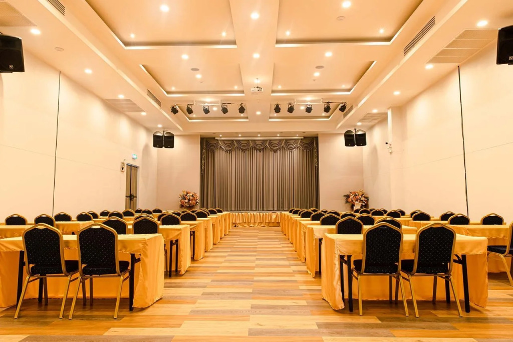 Tour De Phuket Hotel - SHA Plus