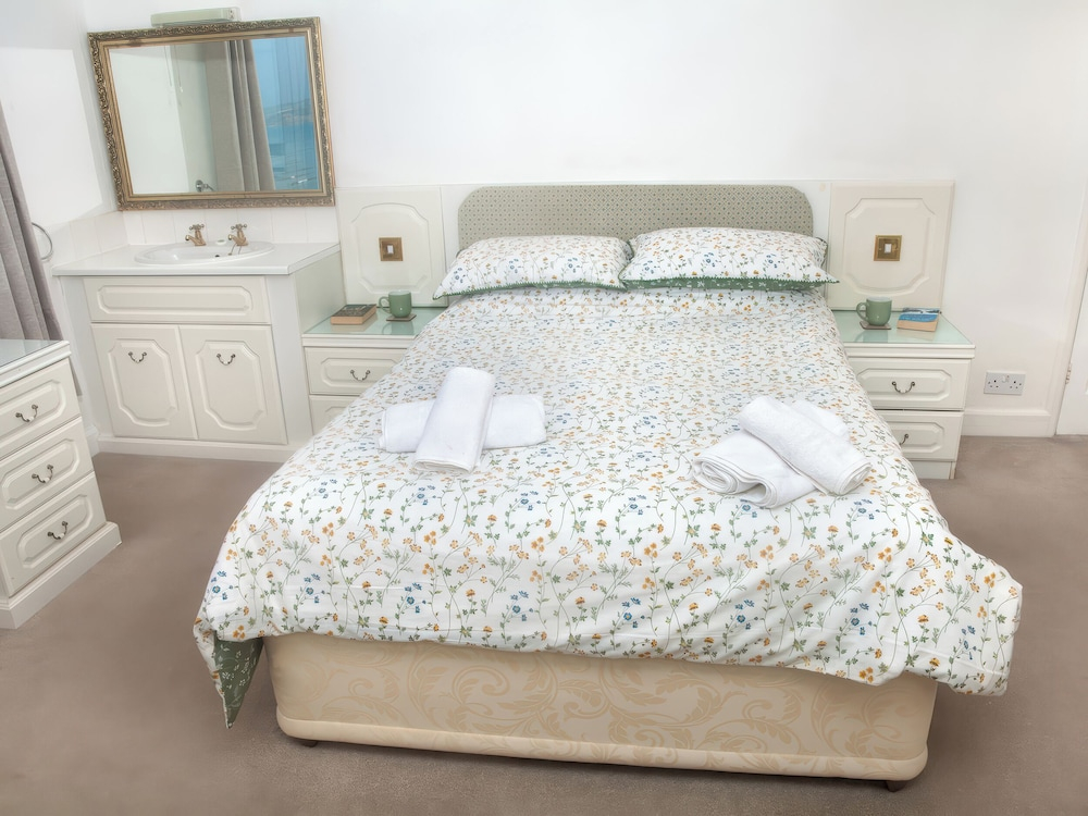 Weymouth Bay Apartment C