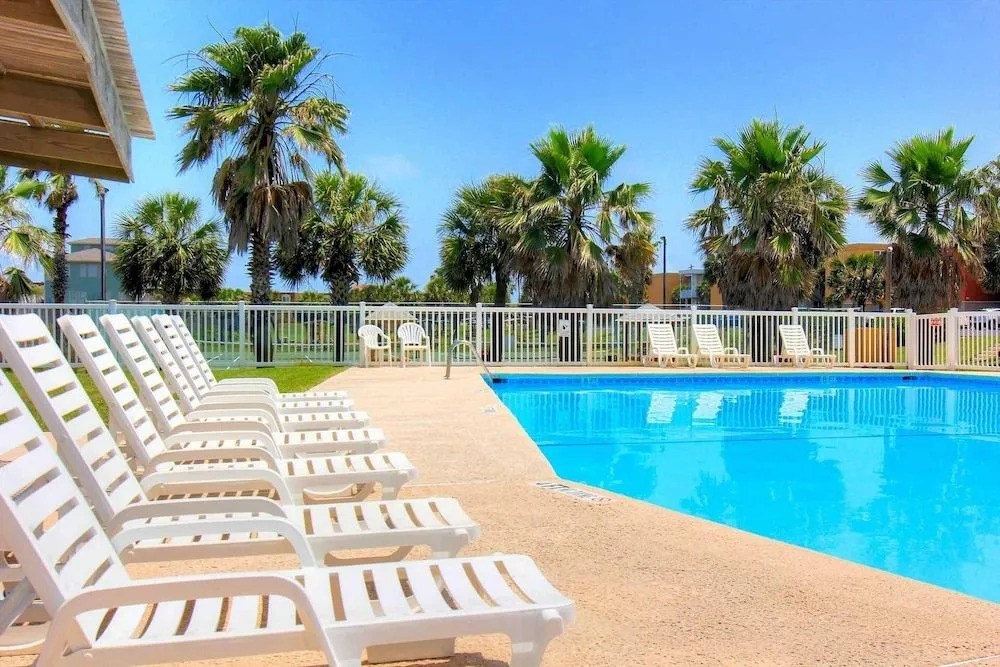 Island Oasis - 1 Br Condo