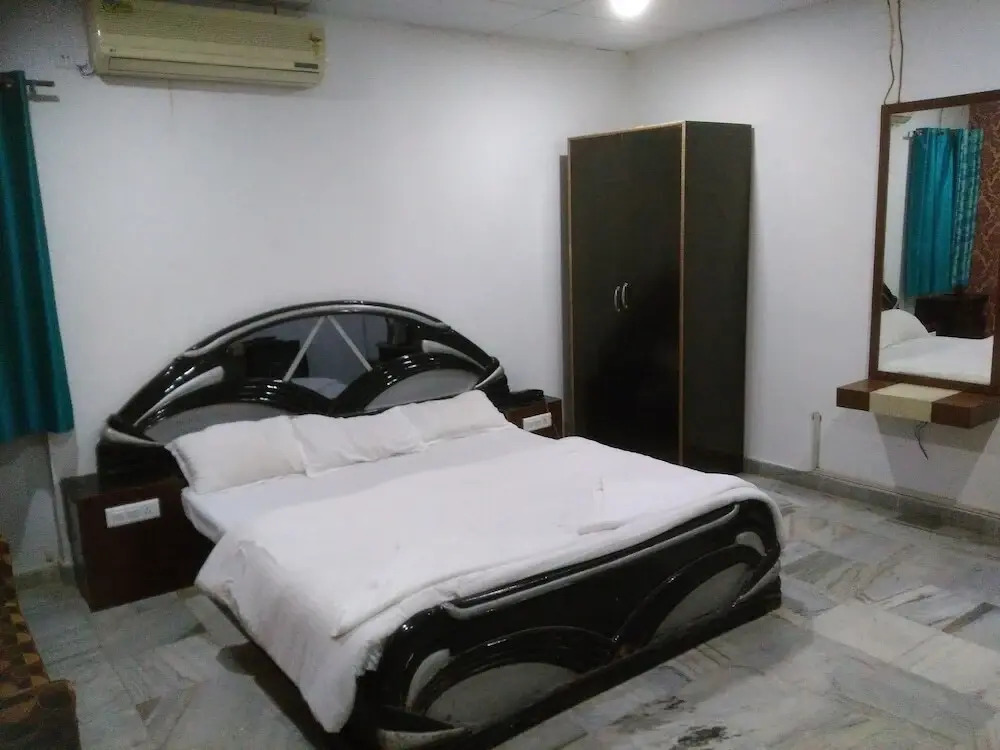 Dharma Steps Hotel & Banquet