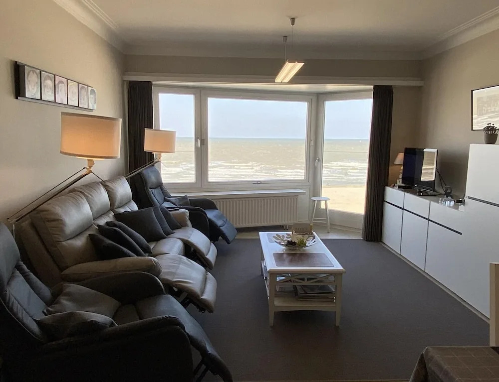 Apartment in Nieuwpoort with Sea Views