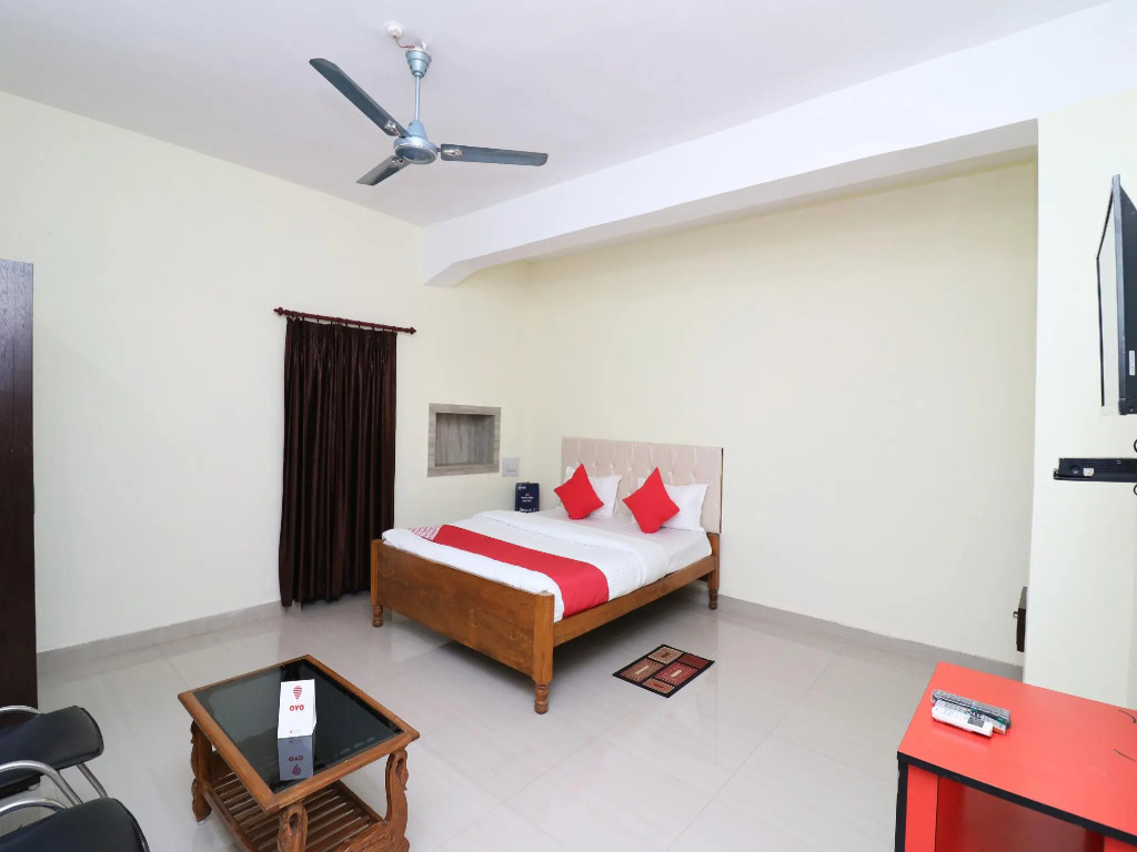 OYO 18508 Hotel Shreya