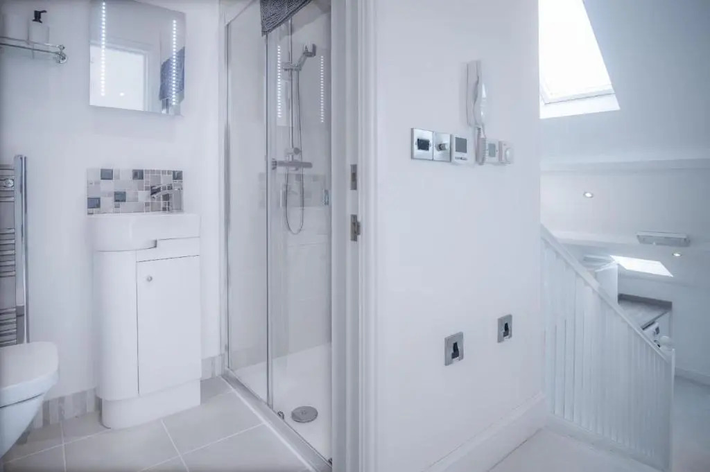 Skylark - 2 Bedroom Apartment - Tenby