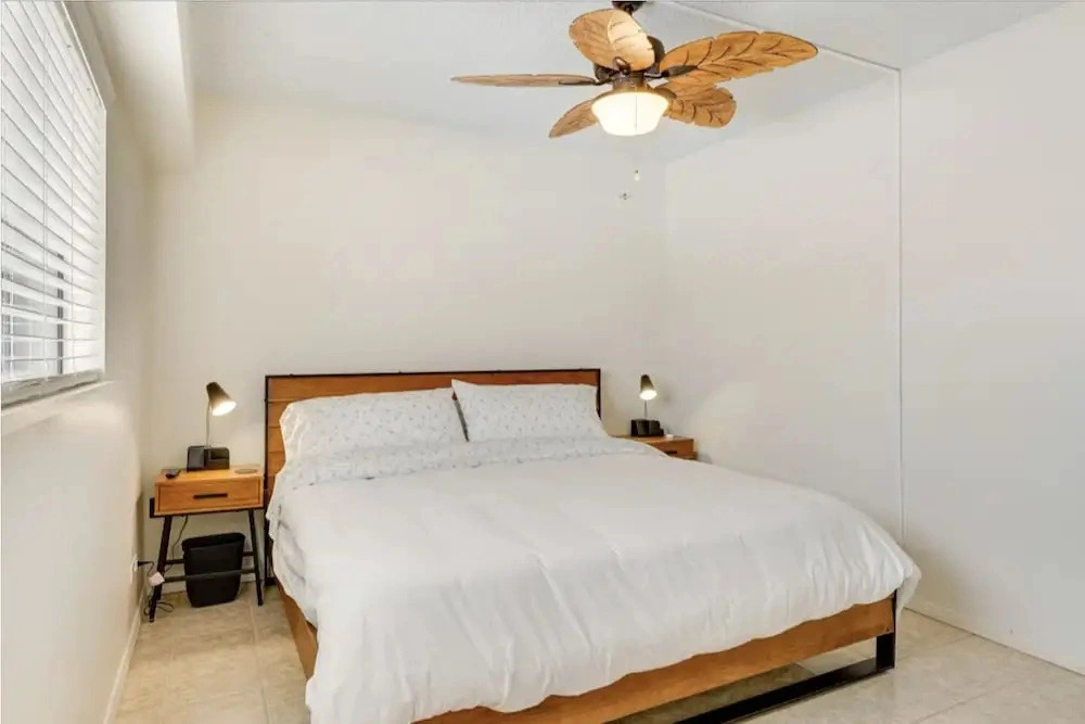 Kona Plaza#203