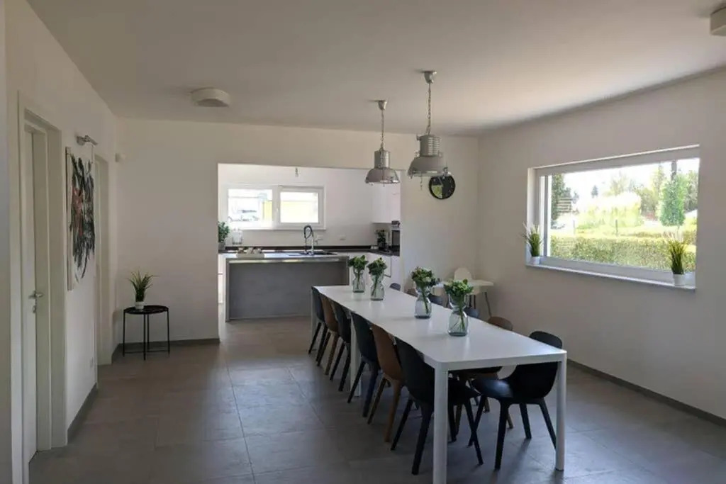 6 bedrooms house with furnished garden and wifi at Corfinio