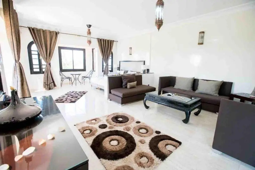 Villa Danwee - 8 Bedroom House With Swimming Pool, Road From Fez To Marrakech