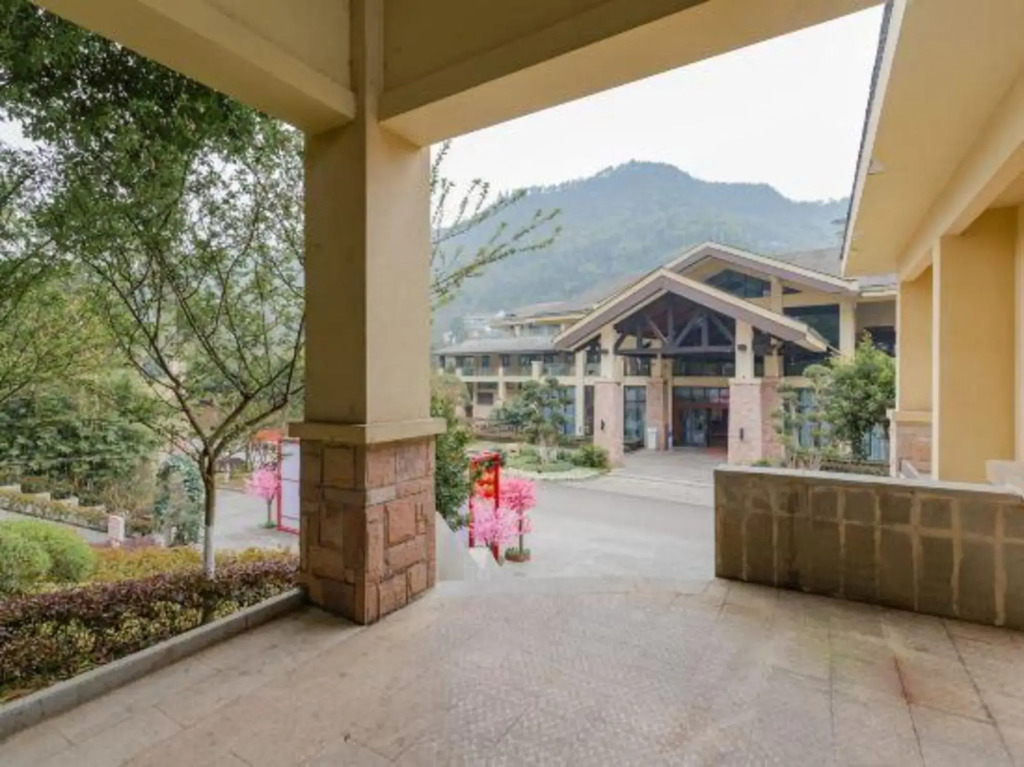 Tongjing River Hotel