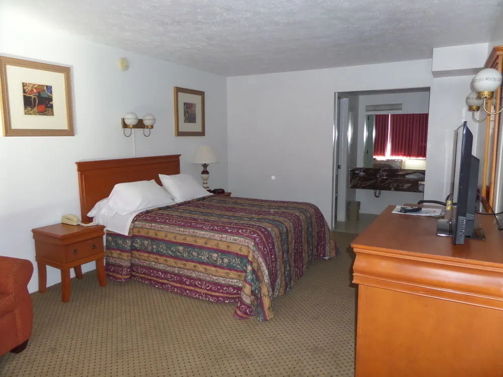 Colonial Inn