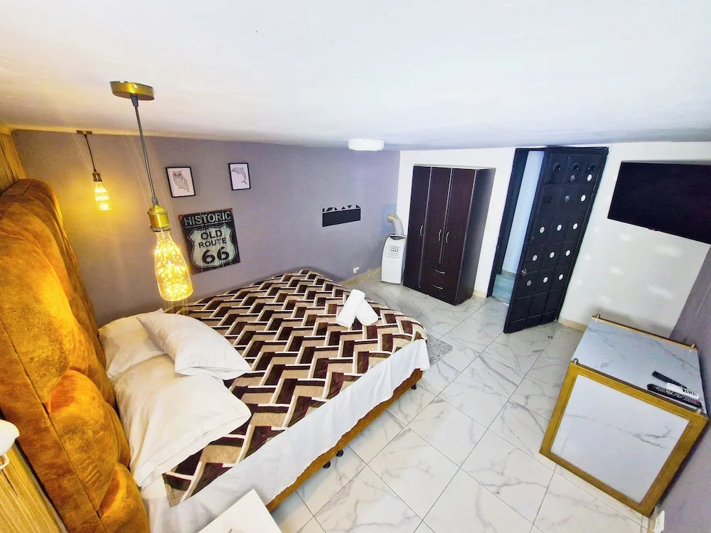 $ PROMO $ Big Rooftop Apt 10 BDRM w/Pool @Poblado
