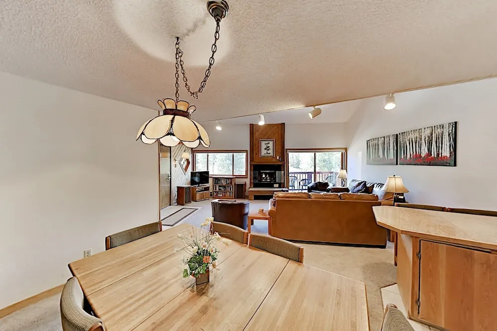 Breckenridge W/ Pool, Hot Tub & Slope Views 2 Bedroom Condo