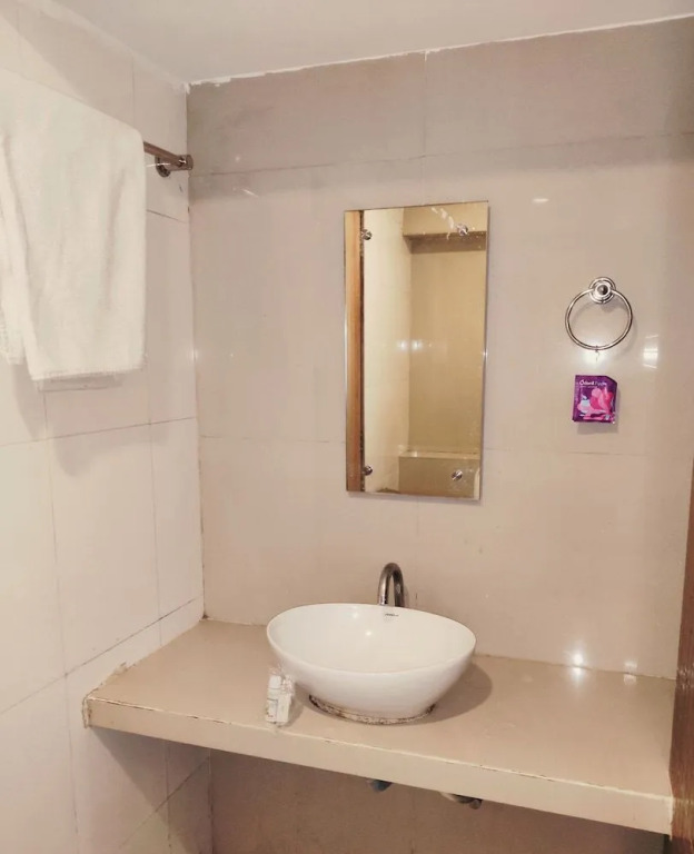 Hotel Vashi Inn
