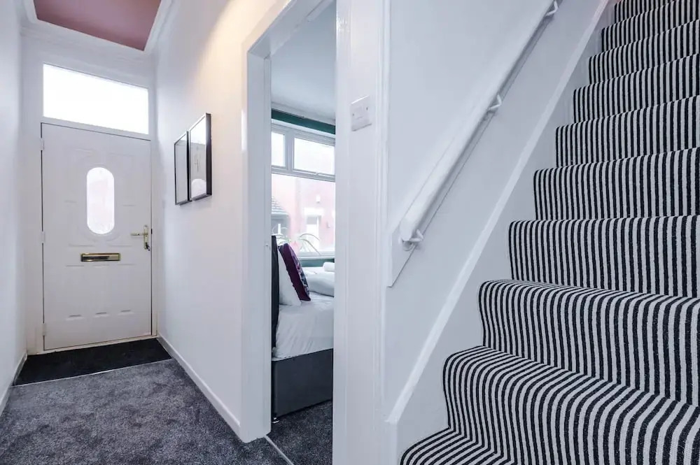 Newly Renovated home-Manchester