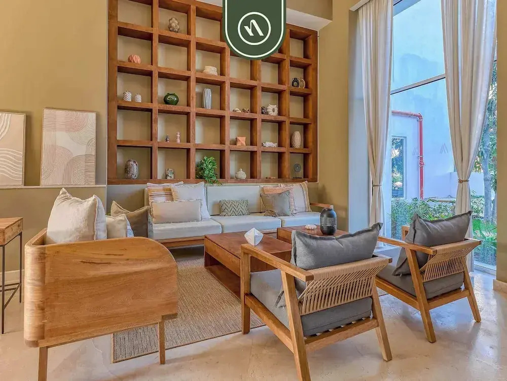 Luxury Oceanfront Studio - Beach - Pools - Gym