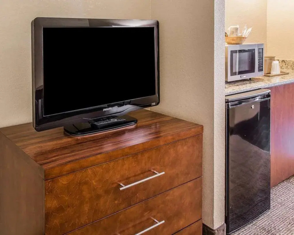 Comfort Inn & Suites